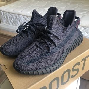 Yeezy 350 V2 Black